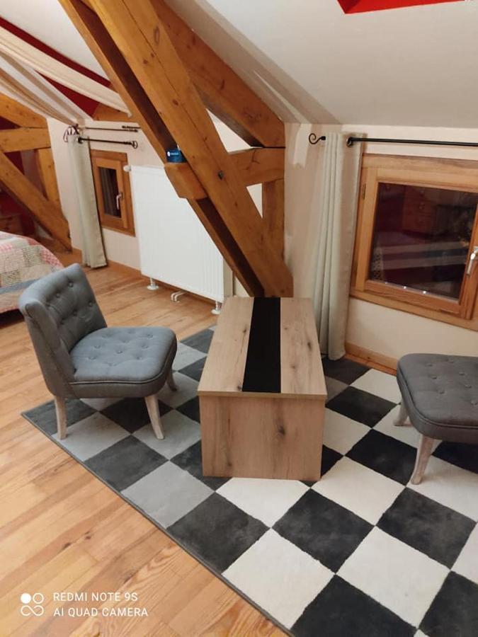 La Pierre Trouee Chambre D'Hotes Châteauneuf-de-Randon Eksteriør bilde