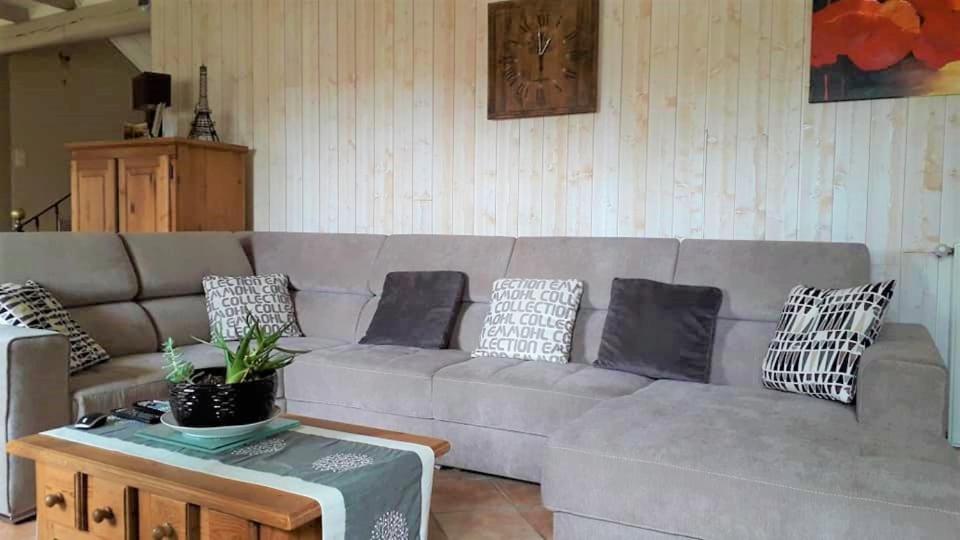 La Pierre Trouee Chambre D'Hotes Châteauneuf-de-Randon Eksteriør bilde
