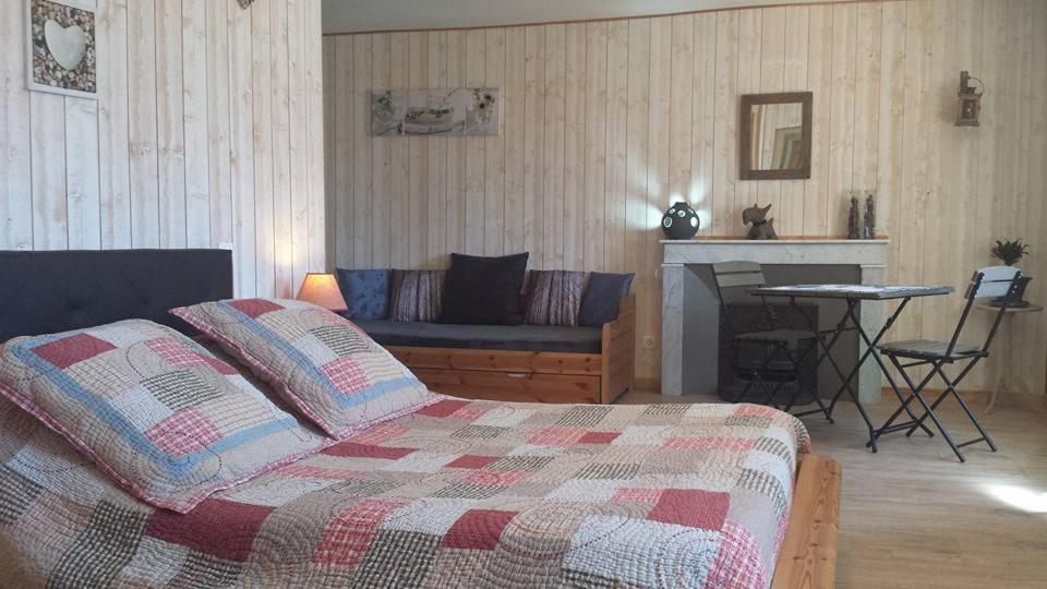 La Pierre Trouee Chambre D'Hotes Châteauneuf-de-Randon Eksteriør bilde