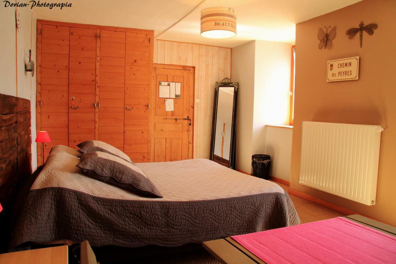 La Pierre Trouee Chambre D'Hotes Châteauneuf-de-Randon Eksteriør bilde